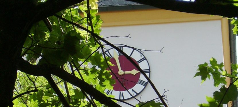 Hat jemand an der Uhr gedreht?