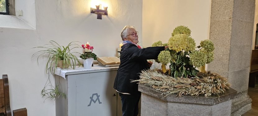 Spendenübergabe für Kirchenblumenschmuck Spendenübergabe für Kirchenblumenschmuck